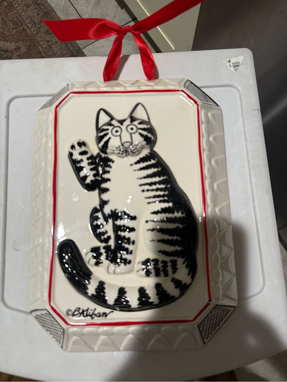 B. KLIBAN Waving Cat Ceramic Wall Hanging Mold Black ~ White ~ RedB